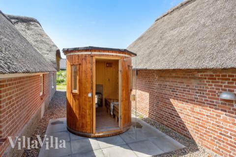 Auf der Terrasse des Ferienhauses Nr. 528 ist Platz für 28 Personen.