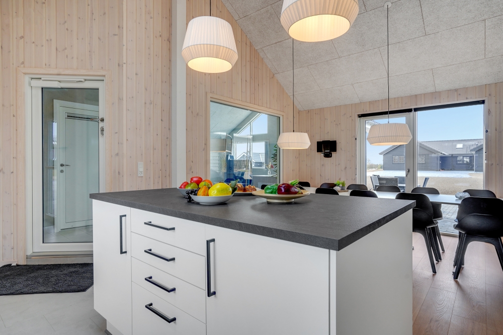 Gut ausgestattete Küche im Luxusferienhaus Nr. 488 in Südjütland.
