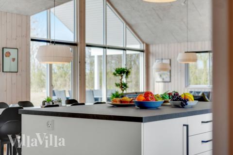 Die Küche in dem Luxusferienhaus Nr. 488 ist so gut ausgestattet, dass man problemlos Mahlzeiten für 18 Personen zubereiten kann.