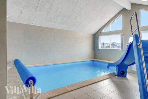 Der schicke Pool im Luxusferienhaus Nr. 488 für 18 Personen