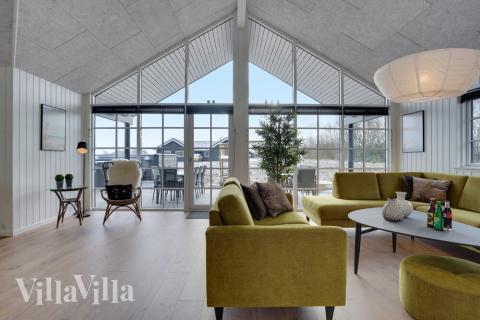 Die Couchecke im Luxusferienhaus Nr. 520 in Südjütland.