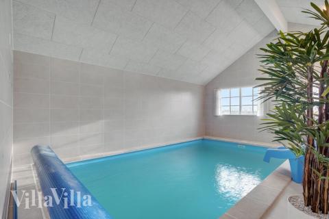 Der schicke Pool im Luxusferienhaus Nr. 520 für 18 Personen