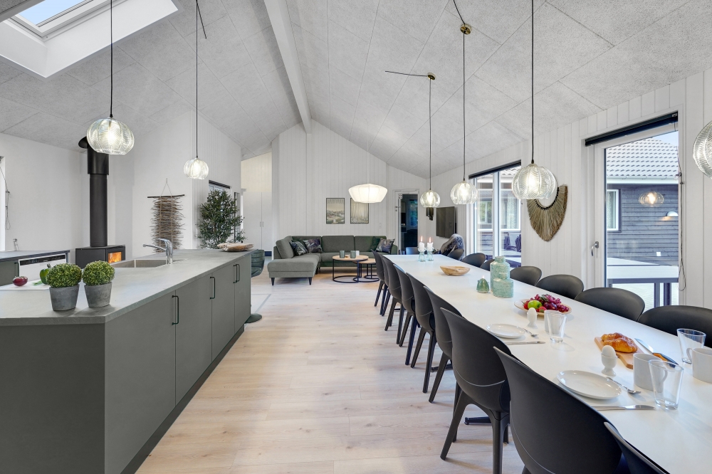 Der Aufenthaltsraum bietet Platz für 20 Personen, wenn ihr das Ferienhaus 532 in Lolland/Falster/Mön besucht.
