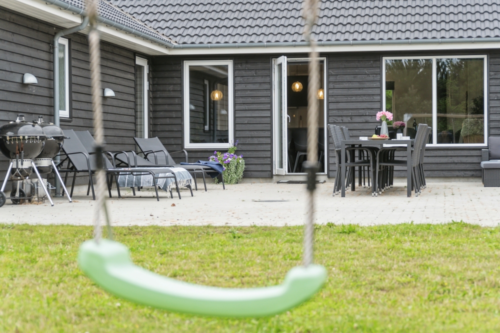Auf der Terrasse des Ferienhauses Nr. 532 ist Platz für 20 Personen.