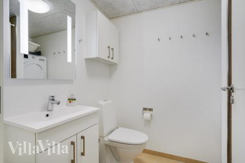 Eines der Badezimmer im Luxusferienhaus Nr. 530