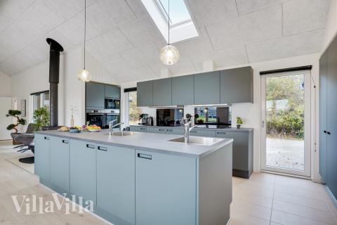 Die Küche in dem Luxusferienhaus Nr. 530 ist so gut ausgestattet, dass man problemlos Mahlzeiten für 26 Personen zubereiten kann.