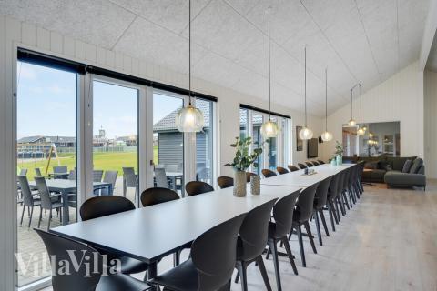 Aufenthaltsraum mit Platz für 26 im Luxusferienhaus Nr. 530.