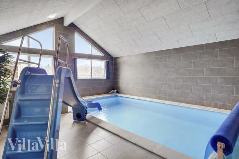 Der schicke Pool im Luxusferienhaus Nr. 527 für 16 Personen