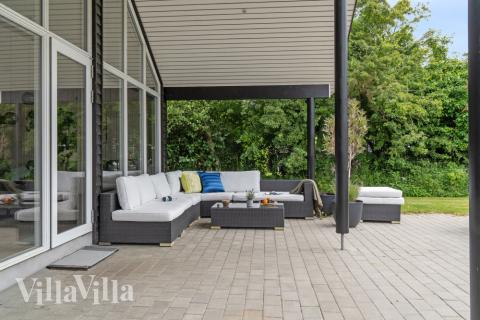 Das Luxusferienhaus Nr. 527 hat eine tolle Terrasse, die mit hochwertigen Gartenmöbeln für 16 Personen ausgestattet ist.