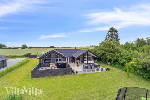 Dieses schöne Poolhaus Nr. 527 mit Platz für 16 Personen liegt in Nordseeland