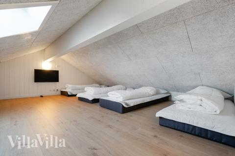 Einige der 14 Schlafgelegenheiten befinden sich im Luxusferienhaus Nr. 533 auf dem ausgebauten Dachboden