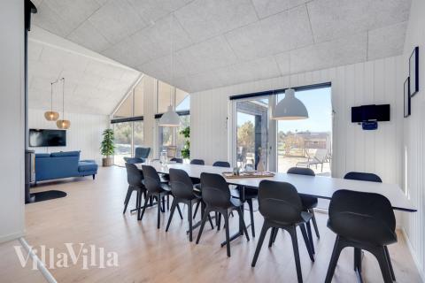 Aufenthaltsraum mit Platz für 14 im Luxusferienhaus Nr. 533.