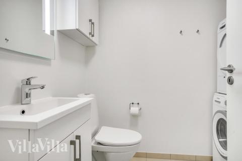 Eines der Badezimmer im Luxusferienhaus Nr. 529