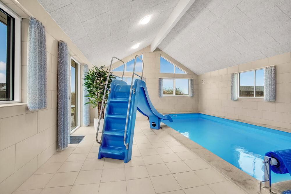 Der schicke Pool im Luxusferienhaus Nr. 529 für 20 Personen