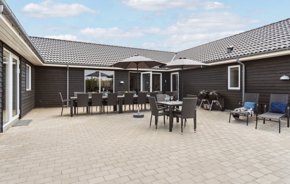 Das Luxusferienhaus Nr. 529 hat eine tolle Terrasse, die mit hochwertigen Gartenmöbeln für 20 Personen ausgestattet ist.