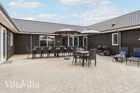 Das Luxusferienhaus Nr. 529 hat eine tolle Terrasse, die mit hochwertigen Gartenmöbeln für 20 Personen ausgestattet ist.