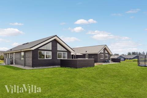 Dieses schöne Poolhaus Nr. 529 mit Platz für 20 Personen liegt in Nordjütland