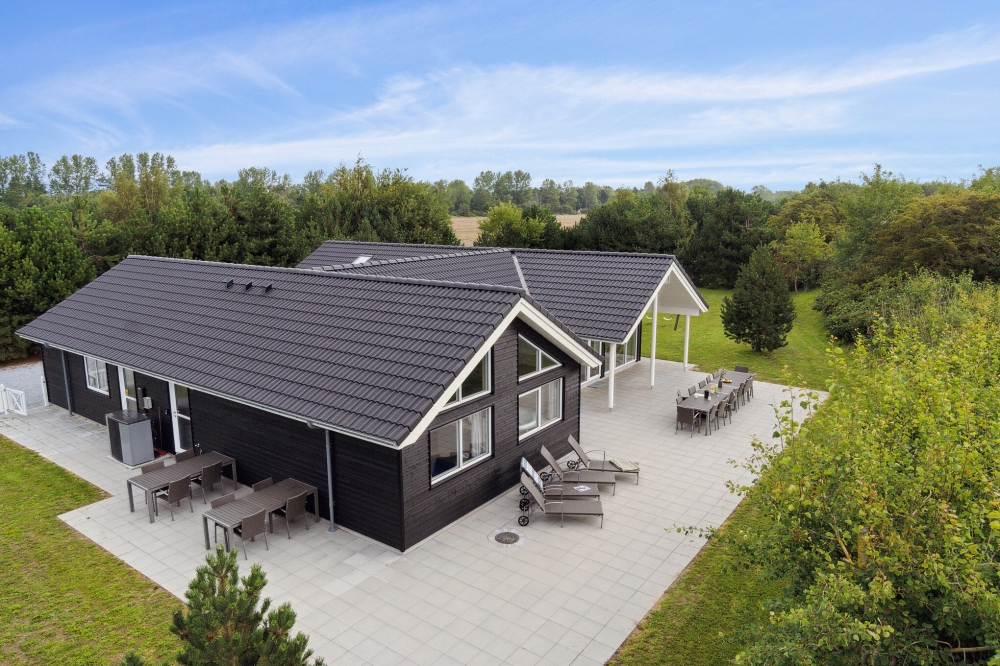 Dieses schöne Poolhaus Nr. 525 mit Platz für 16 Personen liegt in Lolland/Falster/Mön