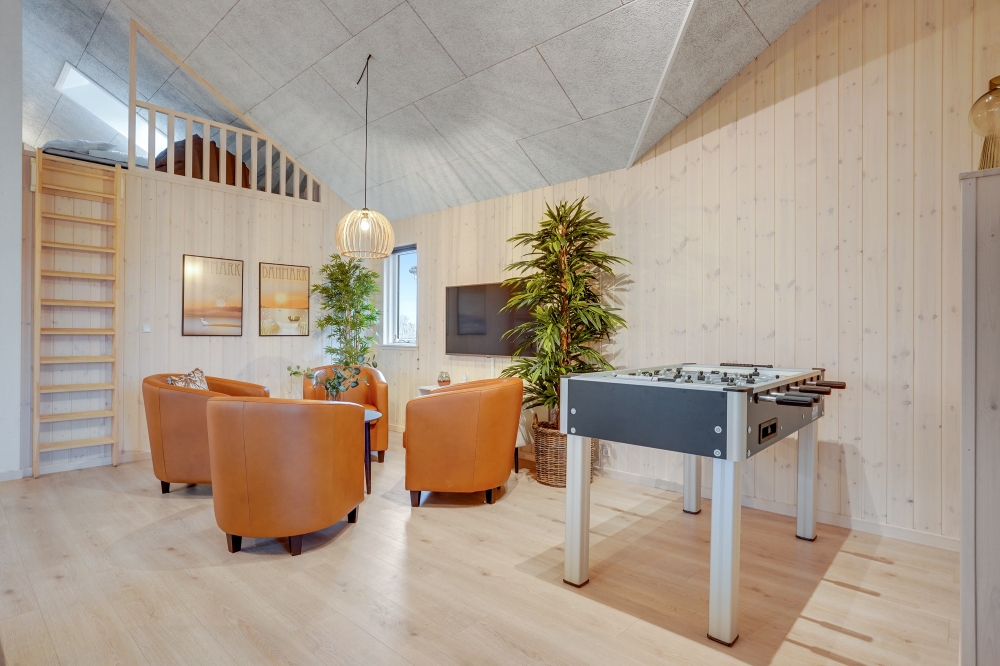 Das Luxusferienhaus 524 für 16 Personen hat einen großen Aktivitätsraum mit u. a. Billard und Darts