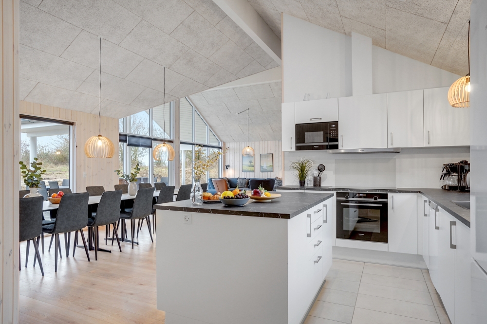 Gut ausgestattete Küche im Luxusferienhaus Nr. 524 in Südjütland.
