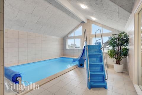 Der schicke Pool im Luxusferienhaus Nr. 524 für 16 Personen