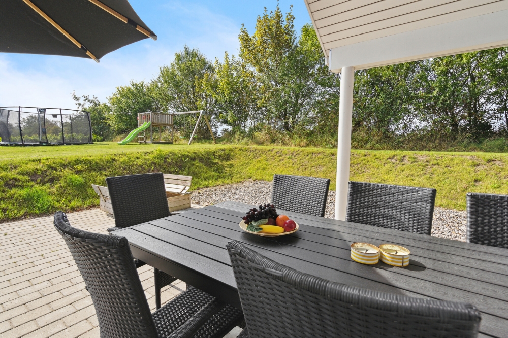 Große Terrasse am Luxusferienhaus Nr. 524 in Südjütland.