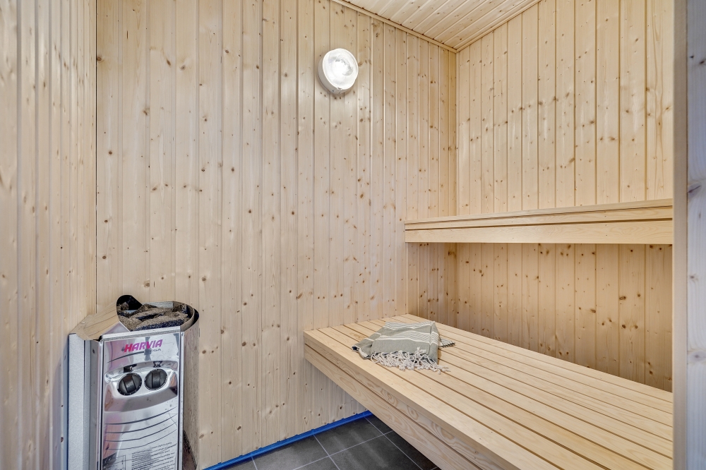 Genießen Sie die heiße Sauna im Luxusferienhaus Nr. 536 für 18 Personen