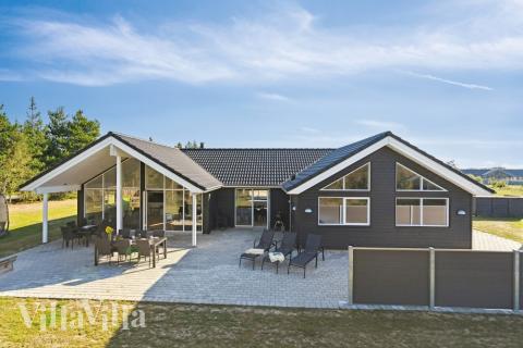Große Terrasse am Luxusferienhaus Nr. 536 in Westjütland.