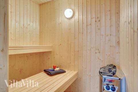Genießen Sie die heiße Sauna im Luxusferienhaus Nr. 537 für 18 Personen