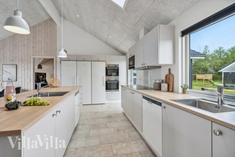 Die Küche in dem Luxusferienhaus Nr. 535 ist so gut ausgestattet, dass man problemlos Mahlzeiten für 20 Personen zubereiten kann.