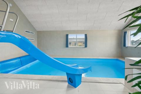 Der schicke Pool im Luxusferienhaus Nr. 535 für 20 Personen