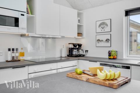 Die Küche in dem Luxusferienhaus Nr. 541 ist so gut ausgestattet, dass man problemlos Mahlzeiten für 18 Personen zubereiten kann.