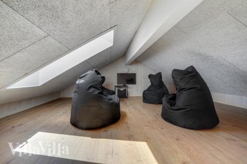 Einige der 26 Schlafgelegenheiten befinden sich im Luxusferienhaus Nr. 542 auf dem ausgebauten Dachboden