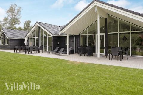 Das Luxusferienhaus Nr. 543 hat eine tolle Terrasse, die mit hochwertigen Gartenmöbeln für 16 Personen ausgestattet ist.