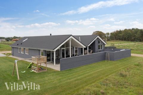 Dieses schöne Poolhaus Nr. 544 mit Platz für 14 Personen liegt in Ostjütland