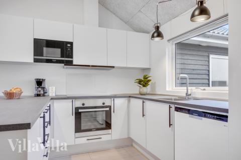 Die Küche in dem Luxusferienhaus Nr. 549 ist so gut ausgestattet, dass man problemlos Mahlzeiten für 14 Personen zubereiten kann.