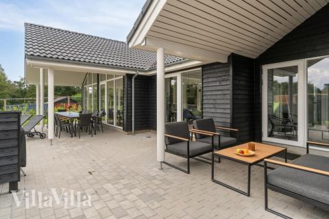 Auf der Terrasse des Ferienhauses Nr. 549 ist Platz für 14 Personen.