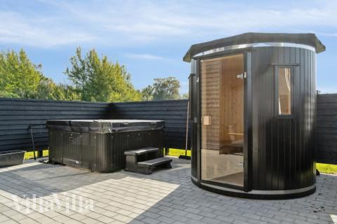 Das Luxusferienhaus Nr. 549 bietet u. a. einen tollen Whirlpool