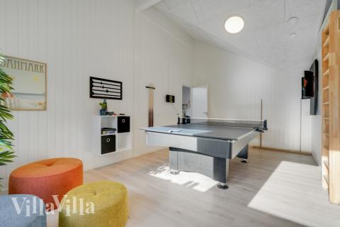 Aktivitätsraum im Luxusferienhaus Nr. 540 mit 5 Schlafzimmern und Platz für 14 Gäste.