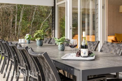 Genießen Sie einen Grillabend auf der Terrasse des Luxusferienhauses Nr. 568 in Westjütland