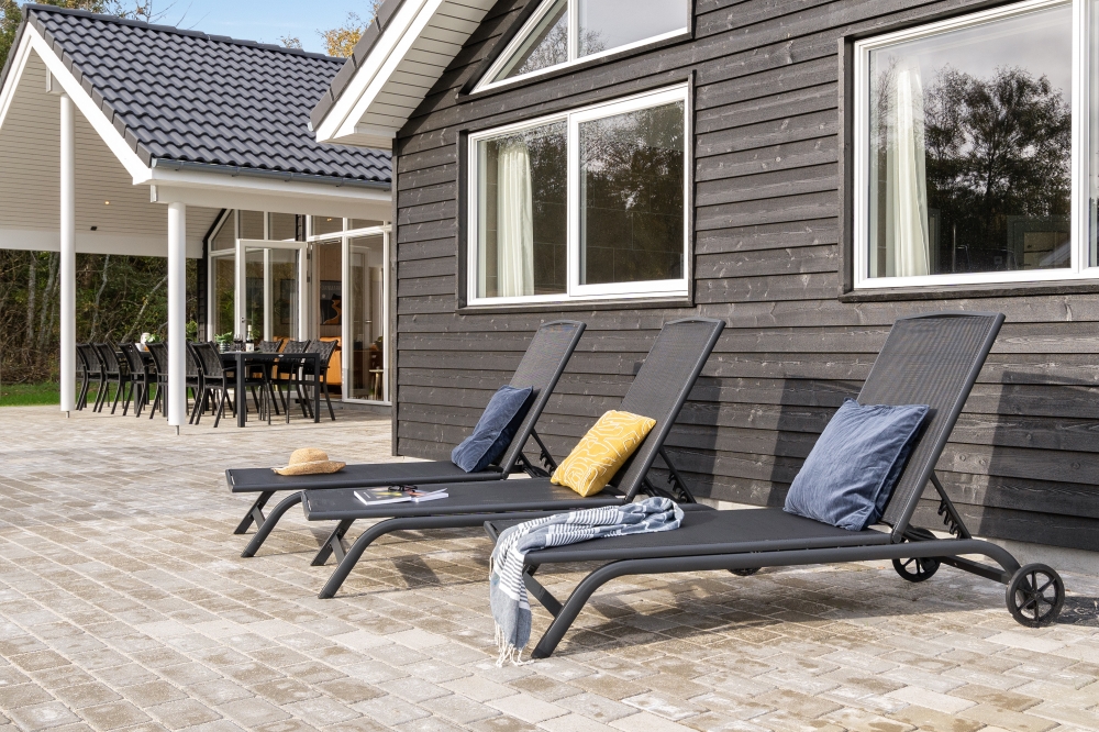 Das Luxusferienhaus Nr. 568 hat eine tolle Terrasse, die mit hochwertigen Gartenmöbeln für 16 Personen ausgestattet ist.
