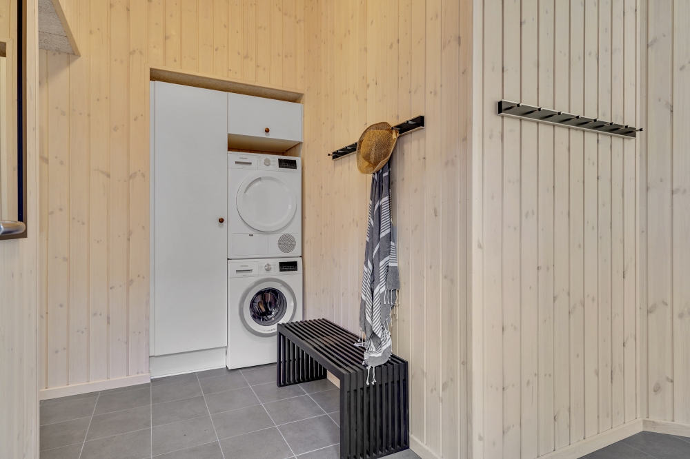 Der geräumige Eingangsbereich im Luxusferienhaus Nr. 568 in Westjütland