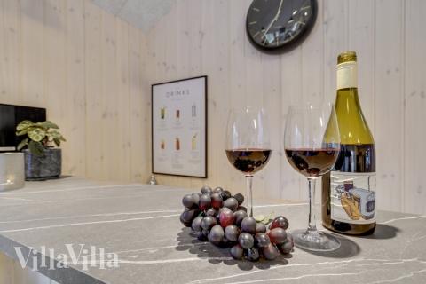 Die tollen Ferienhäuser sind unter anderem mit einer Bar ausgestattet, wie in diesem Luxusferienhaus 568 in Westjütland