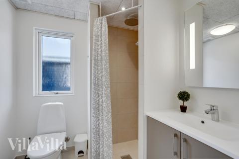 Im Luxusferienhaus Nr. 547 für 18 Personen gibt es Bad mit Dusche.