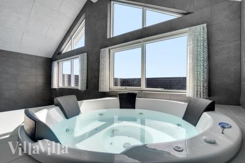 Das Luxusferienhaus Nr. 547 bietet u. a. einen tollen Whirlpool