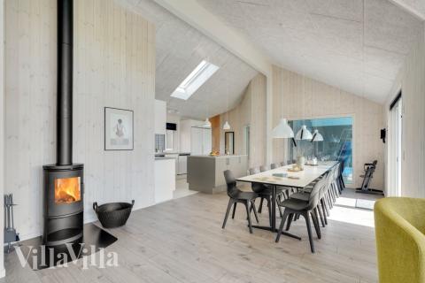 Aufenthaltsraum mit Platz für 18 im Luxusferienhaus Nr. 547.