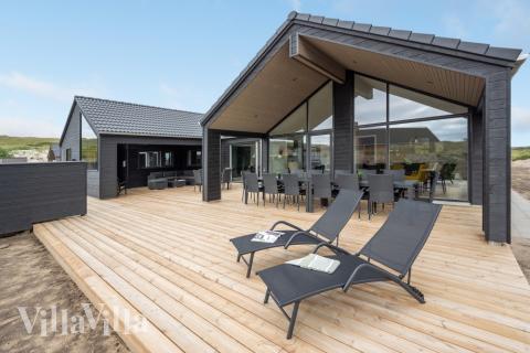 Auf der Terrasse des Ferienhauses Nr. 558 ist Platz für 18 Personen.