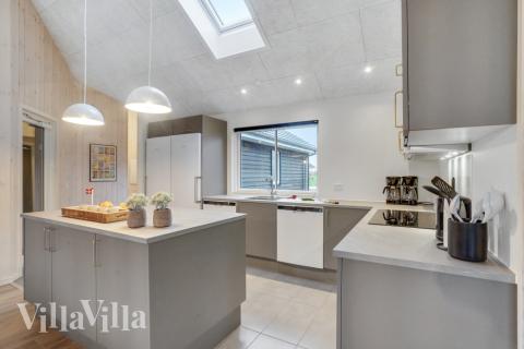 Die Küche in dem Luxusferienhaus Nr. 545 ist so gut ausgestattet, dass man problemlos Mahlzeiten für 18 Personen zubereiten kann.