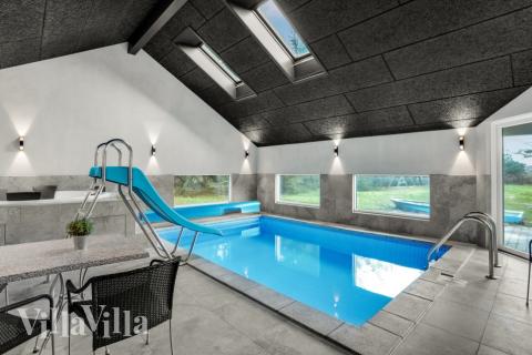 Der schicke Pool im Luxusferienhaus Nr. 571 für 22 Personen