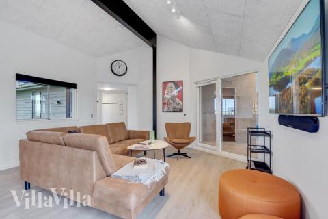 Die Couchecke im Luxusferienhaus Nr. 551 in Westjütland.